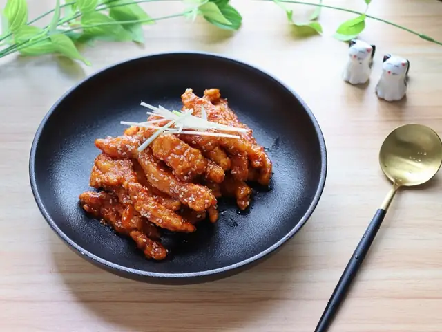 Thành phẩm món gà chiên giòn sốt chua ngọt: Thành phẩm món gà chiên giòn sốt chua ngọt: