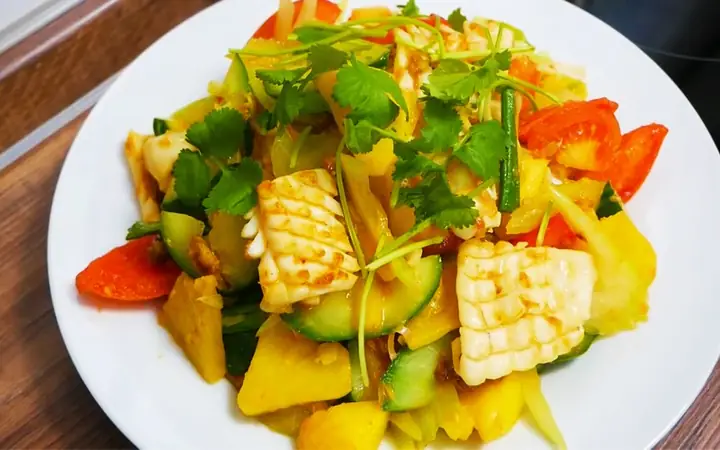 Cách Trang Trí Món Mực Xào Cho Thêm Phần Bắt Mắt Cách Trang Trí Món Mực Xào Cho Thêm Phần Bắt Mắt