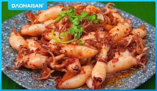 Xào mực ống trứng với sốt nước mắm