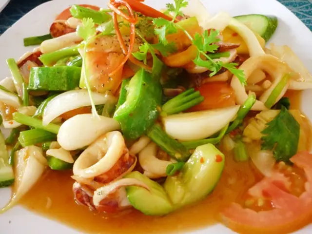 Cách xào mực với dưa leo ngon chuẩn hương vị mẹ nấu Cách xào mực với dưa leo ngon chuẩn hương vị mẹ nấu