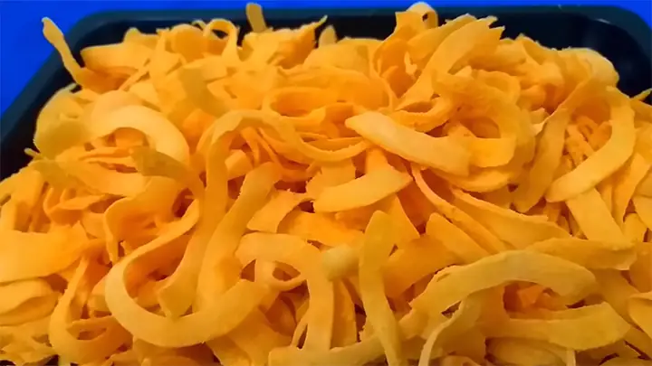 Ngày Tết đến gần, bạn đã nghĩ ra món mứt đủ cả sắc, hương, vị để đón Tết chưa? Hãy để Bách hóa xanh bật mí cách làm mứt dừa gấc mang sắc đỏ may mắn cho bạn nhé!