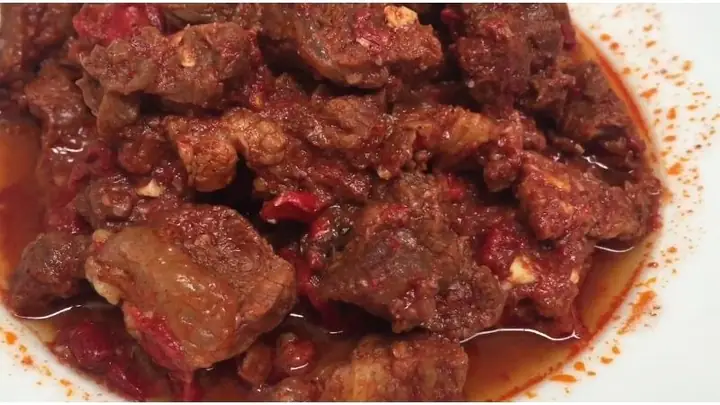 Món Nạm Bò Nấu Gấc Là Một Món Ăn Đầy Dinh Dưỡng Thích Hợp Với Mọi Lứa Tuổi. Hãy Bách Hóa Xanh Tìm Hiểu Cách Nấu Nạm Bò Với Gấc Thơm Mềm, Đổi Vị Cả Nhà Nhé!