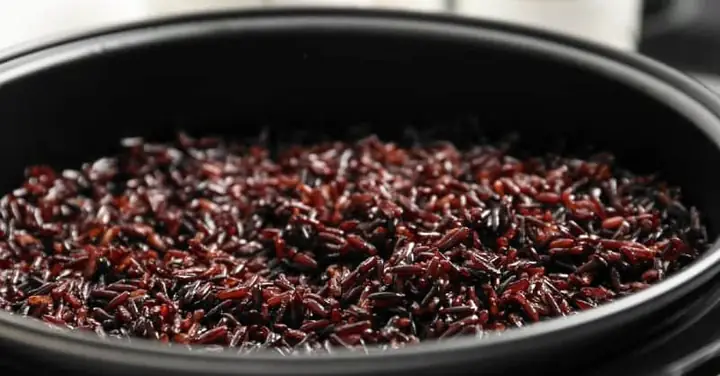 Cách Nấu Nếp Cẩm Bằng Nồi Cơm Điện