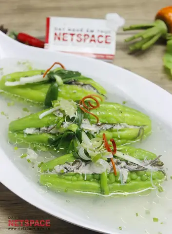 Nguyên Liệu Nấu Canh Khổ Qua Dồi Thịt: Nguyên Liệu Nấu Canh Khổ Qua Dồi Thịt: