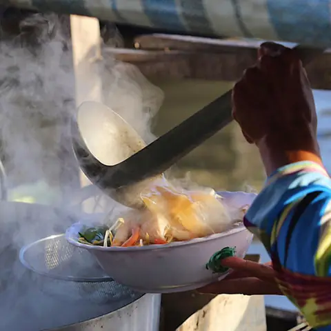 Lưu ý khi thực hiện nấu nước lèo bún chả cá