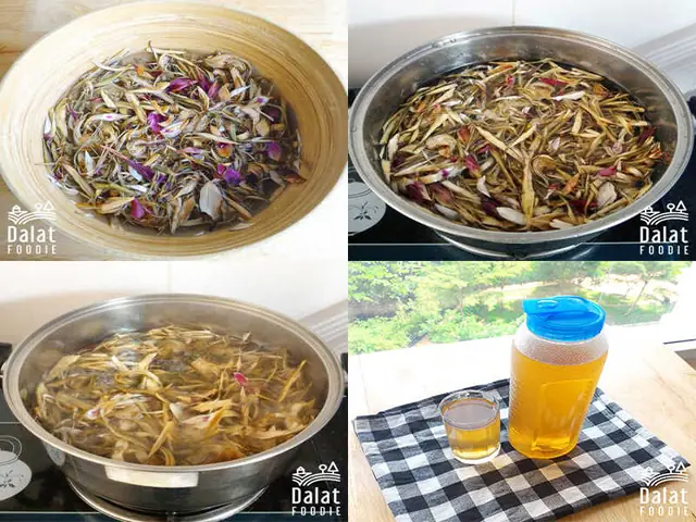 Bước 2: Nấu Hoa Atiso Khô