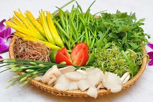 Lẩu Hải Sản Gồm Những Gì Và Ăn Với Rau Gì?