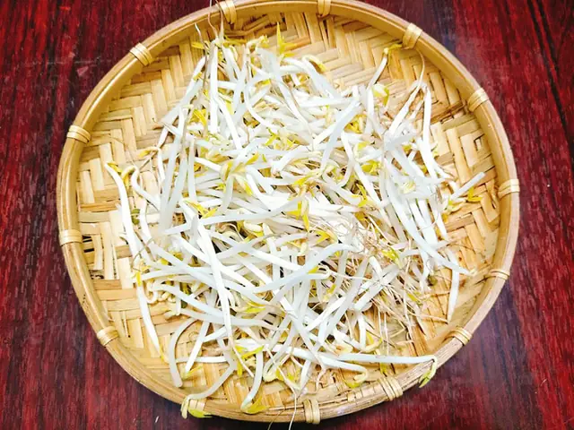 Nước giá đỗ dùng nấu bột ăn dặm cho bé