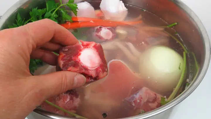 4Cách nấu xương hầm được đầu bếp nổi tiếng hướng dẫn