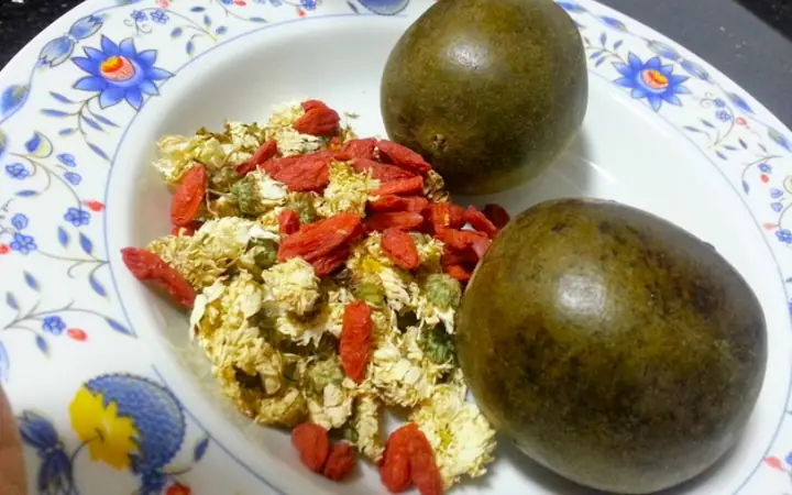 Trà Hoa Cúc La Hán Quả