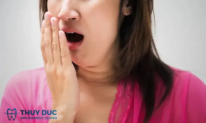 Chải răng thường xuyên và đều đặn mỗi ngày