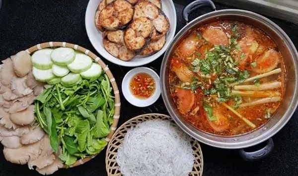 Cách Nấu Lẩu Cá Thơm Ngọt Ai Ăn Cũng Mê Ngay Tại Nhà Cách Nấu Lẩu Cá Thơm Ngọt Ai Ăn Cũng Mê Ngay Tại Nhà