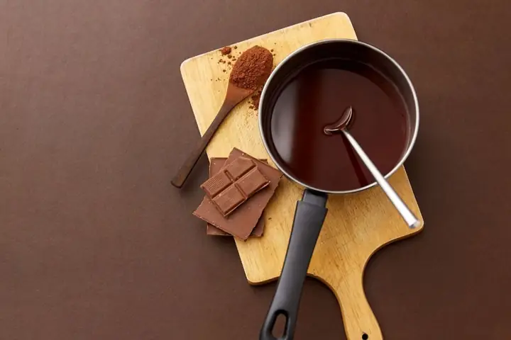 Làm nước sốt lẩu