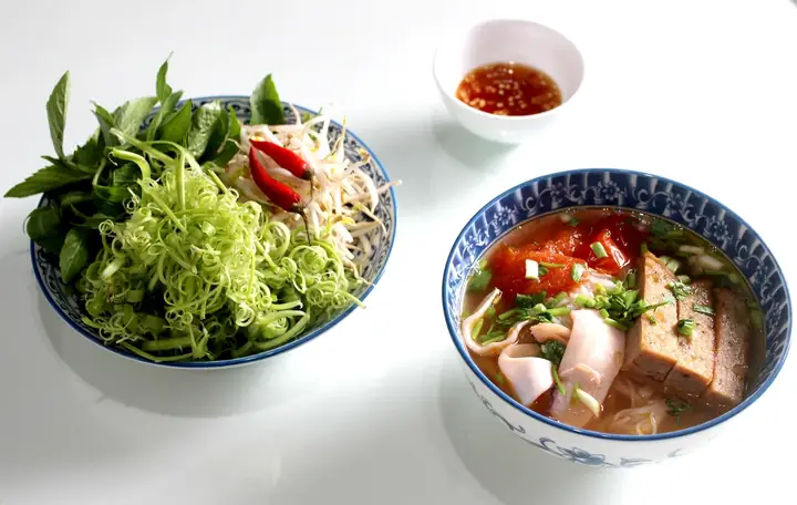 Ninh Mực Khô Làm Nước Lèo Nấu Bún Chả Cá Trong Những Ngày Giãn Cách - Ảnh 1. Ninh Mực Khô Làm Nước Lèo Nấu Bún Chả Cá Trong Những Ngày Giãn Cách - Ảnh 1.