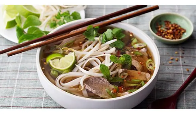 Cách Hầm Xương Nấu Nước Phở Trong Vắt Và Không Có Mùi Hôi