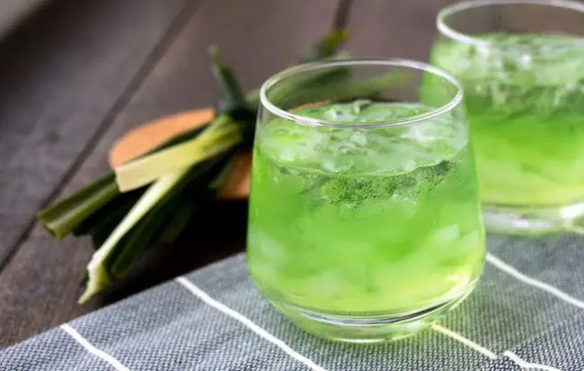 4. Nước sả lá dứa