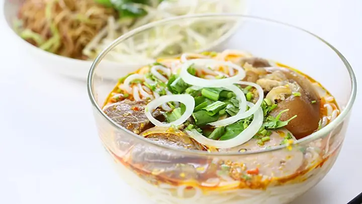 1. Bún Bò Huế
