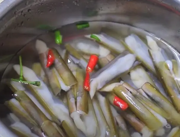 4 cách làm ốc móng tay xào tỏi giòn ngon đơn giản - 1