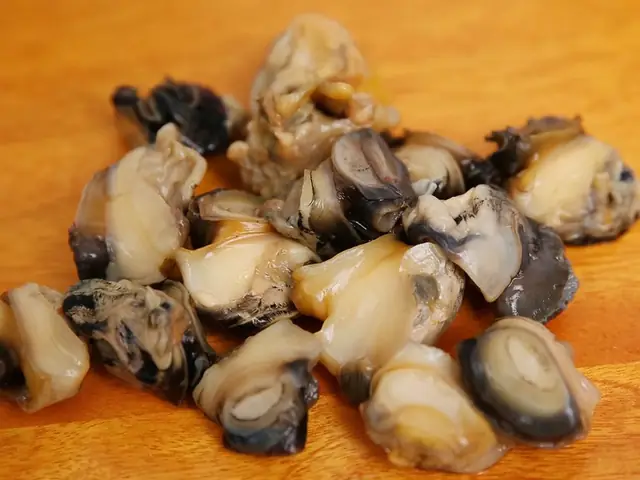 Bước 1: Sơ Chế Ốc Nhồi (ốc Bươu)