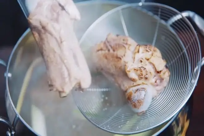 Cách nấu nước dùng phở bò, gà, phở chay đơn giản mà ngon tuyệt Cách nấu nước dùng phở bò, gà, phở chay đơn giản mà ngon tuyệt