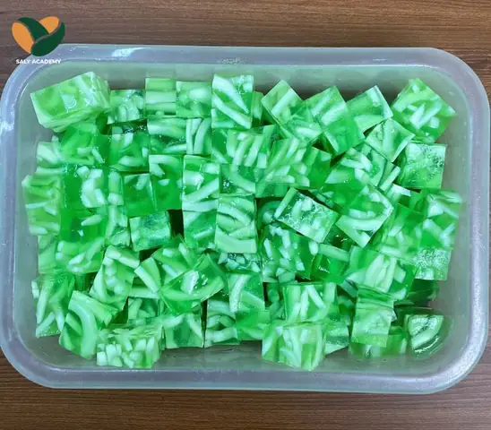 Bước 3: Đổ Khuôn Và Làm Đông