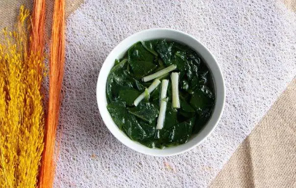 1. Canh mồng tơi nấu không đơn giản