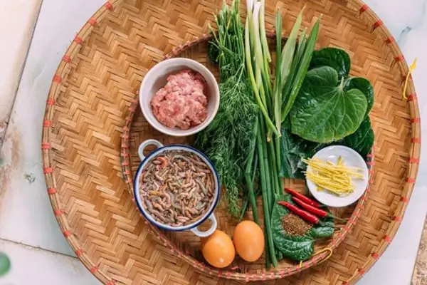 Canh Rươi Nấu Lá Lốt – Hương Vị Đặc Trưng, Béo Ngậy