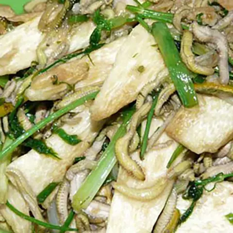 Xào hỗn hợp các nguyên liệu