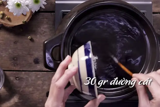 Cách Nấu Nước Sâm Bông Cúc Với Ngò Rí, La Hán Quả, Râu Ngô Và Mã Đề