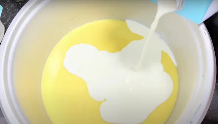 Bước 1: Pha Hỗn Hợp Sữa