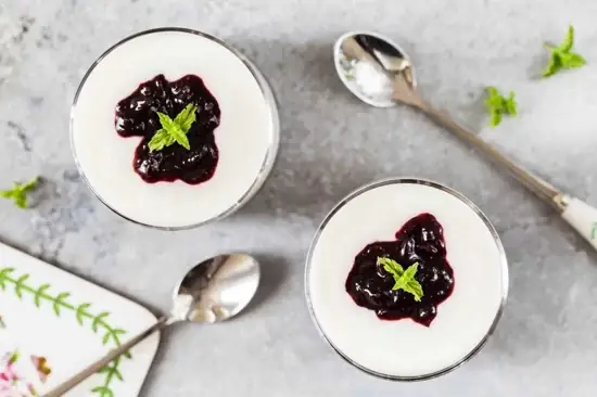 Hoàn Thiện Món Sữa Chua Nếp Cẩm