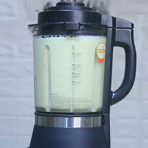 Nấu Sữa Đậu Xanh Lá Dứa Cốt Dừa