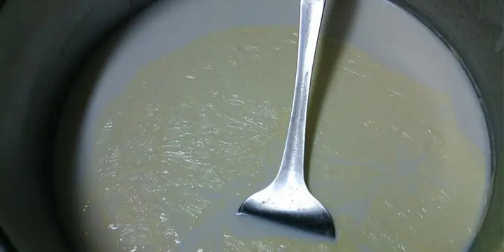 Những Vấn Đề Liên Quan Đến Đun Sữa Bò