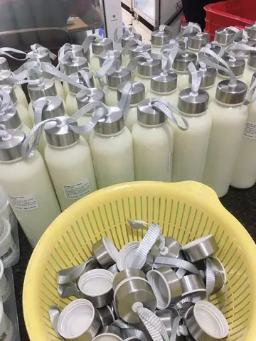 Cách Nấu Sữa Bò Tươi Mới Vắt – Có Lớp Váng Tự Nhiên Trên Bề Mặt