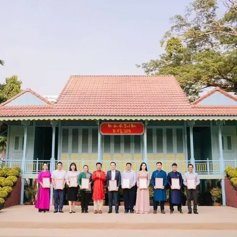 Quà ý nghĩa cho người thân nơi xa xứ: Mang Sen Việt, hồn Việt, văn hoá Việt lan toả muôn nơi!