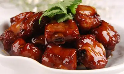 Sườn rim mặn ngọt thơm ngon cuối tuần