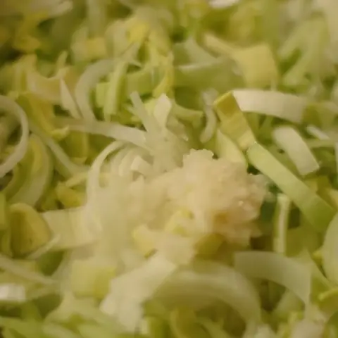 Nấu súp bí đỏ