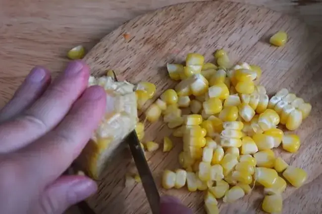 2.1.2. Cách nấu nước dùng gà ngọt, thơm cho món súp cua