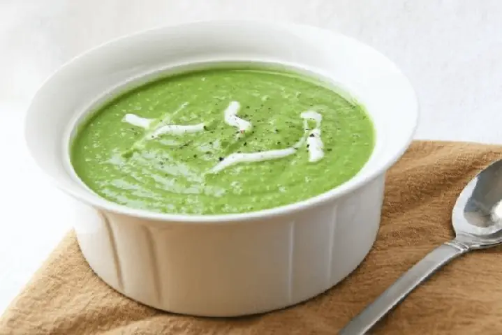 Súp đậu Hà Lan với bắp non