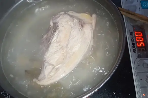 Sơ chế thịt gà