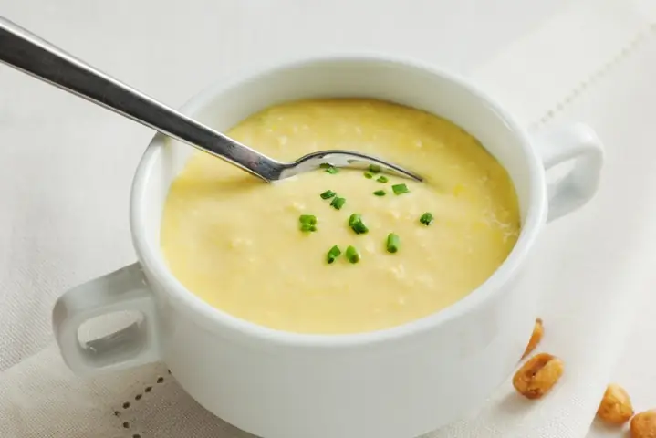 6Súp khoai lang với lòng đỏ trứng gà