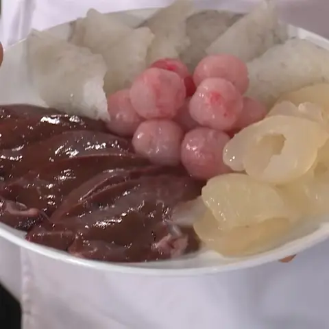 Sơ Chế Các Nguyên Liệu Nhúng Lẩu