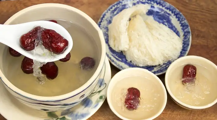 Cách Nấu Chè Yến Táo Tàu Đỏ Thơm Ngon Bổ Dưỡng Cách Nấu Chè Yến Táo Tàu Đỏ Thơm Ngon Bổ Dưỡng