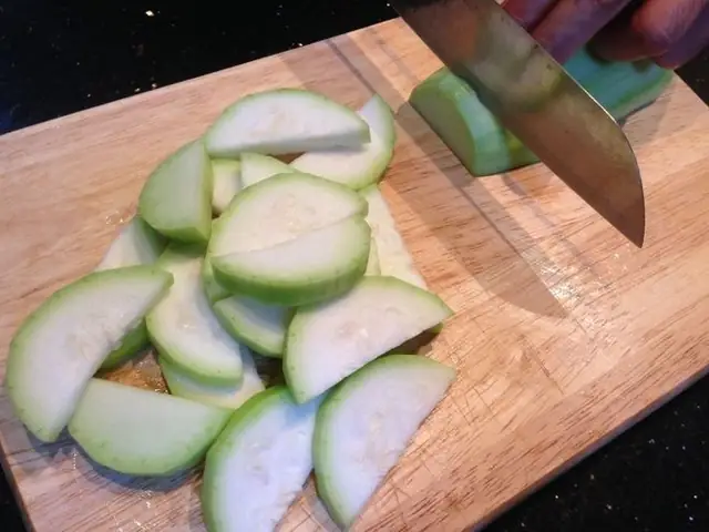 Cách luộc bầu thanh mát ngon ngọt cho những ngày oi nóng