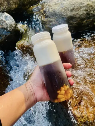 Nước Thạch Ngọt Mát Từ Các Loại Thảo Dược, Kết Hợp Với Nước Cốt Dừa Béo Ngậy, Củ Năng Giòn Sật Sẽ Là Thức Uống Giải Nhiệt Vô Cùng Tuyệt Vời Cho Thời Tiết Mùa Hè Nóng Bức.