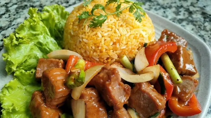 Cơm Chiên Bò Lúc Lắc