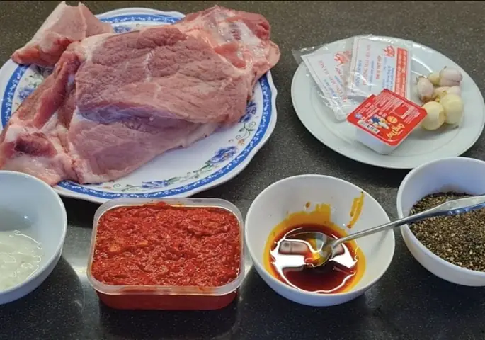 Chuẩn bị nguyên liệu Chuẩn bị nguyên liệu