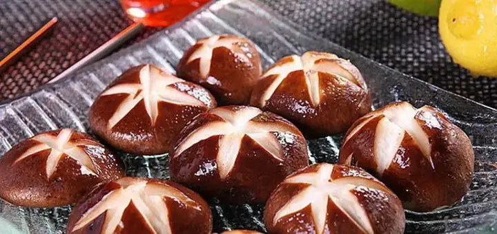 Bước 1: Thực Hiện Sơ Chế Các Nguyên Liệu