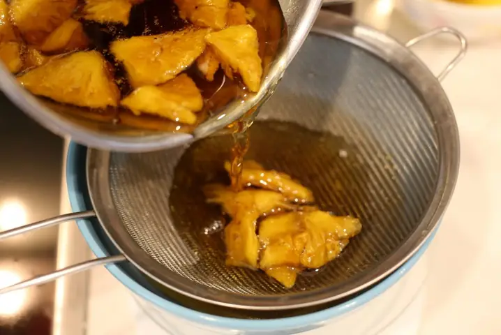 CÁCH NẤU NƯỚC ĐƯỜNG BÁNH TRUNG THU VỚI DỨA (dùng cho BÁNH NƯỚNG)