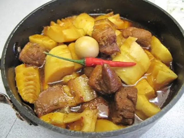 Kho Chân Giò Kho Chân Giò